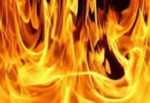 চট্টগ্রামে পৃথক আগুনে ১৩২ দোকান ভষ্মীভূত, এক শিশুর মৃত্যু